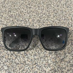 Guess Sun Glasses